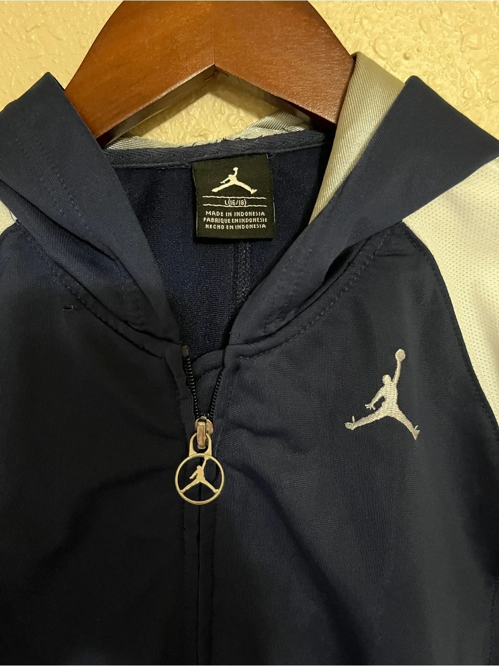 Jordan Youth Boys Large Navy and White Full-Zip Hooded Track Jacket